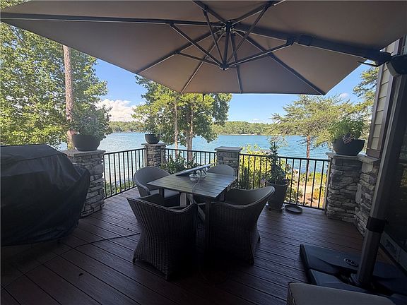 2nd image of 564 Sunset Point Dr
