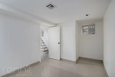 Rented by Rennit Inc.