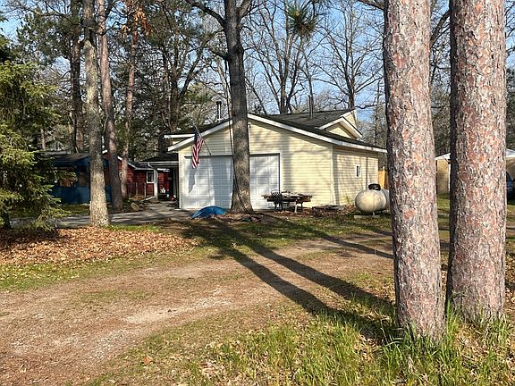 2nd image of 2073 Lake Rd