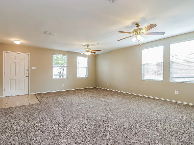 4013 Foxhound Ln — Photo 4
