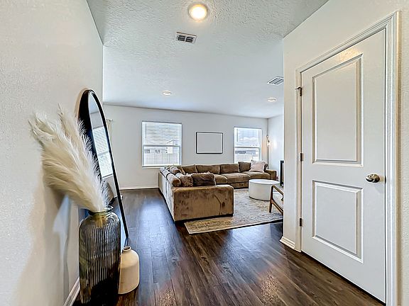 4th image of 13019 Bluff Oak Way