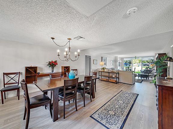 2nd image of 3611 OAKS CLUBHOUSE Drive #104