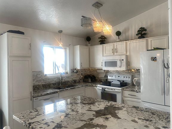 Kitchen with appliances
