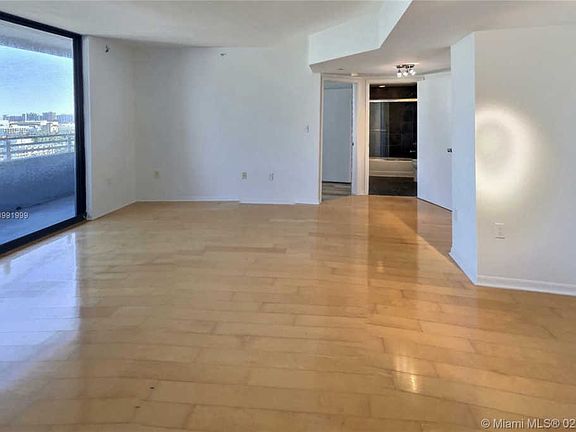 4th image of 1330 West Ave APT 1509