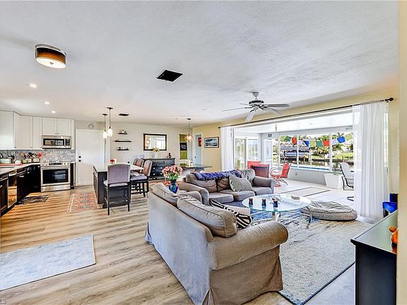 5th image of 4701 SW 5th Pl
