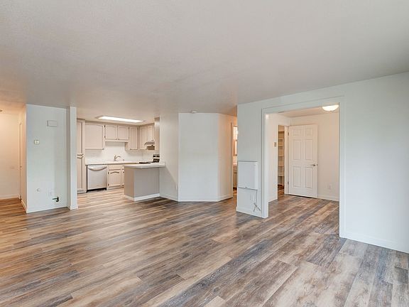 5th image of 952 SE Ely St #B202
