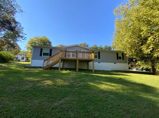 2020 Bluff Rd, Harriman, TN 37748