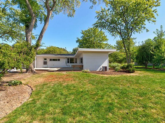 5th image of 334 Russett Ln