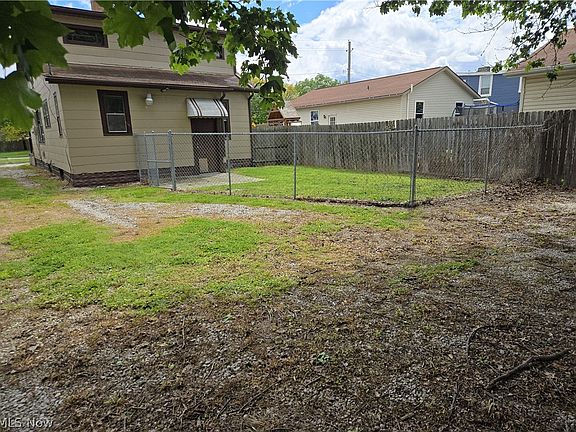 3rd image of 1635 Triplett Blvd