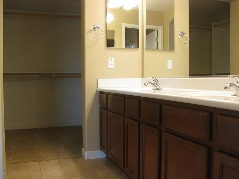 1143 E Cedar St — Photo 11
