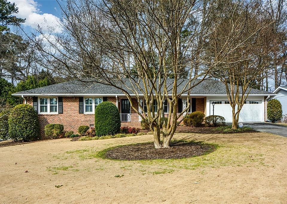 1st image of 2057 Lavista Cir