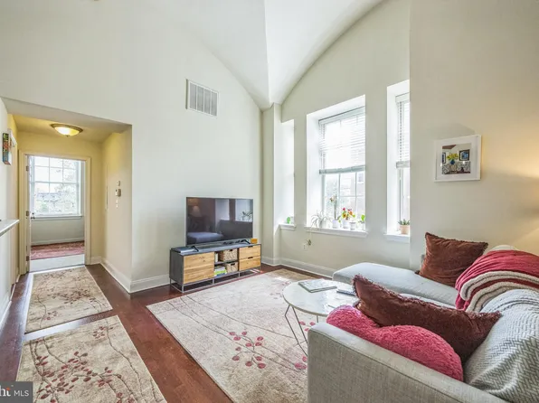 1 Academy Cir Unit 201, Philadelphia, PA 19146