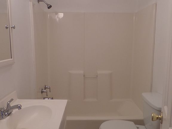 5th image of 404 Clover Hill Ave