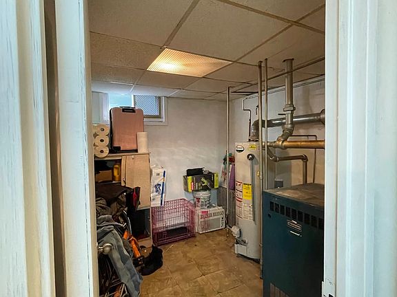 3rd image of 5910 48th Ave