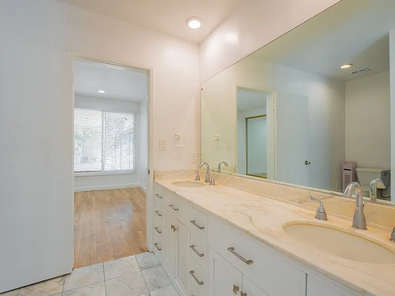4321 Clear Valley Dr — Photo 39