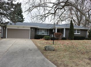 1131 Prestwick Pkwy, Rockford, IL 61107
