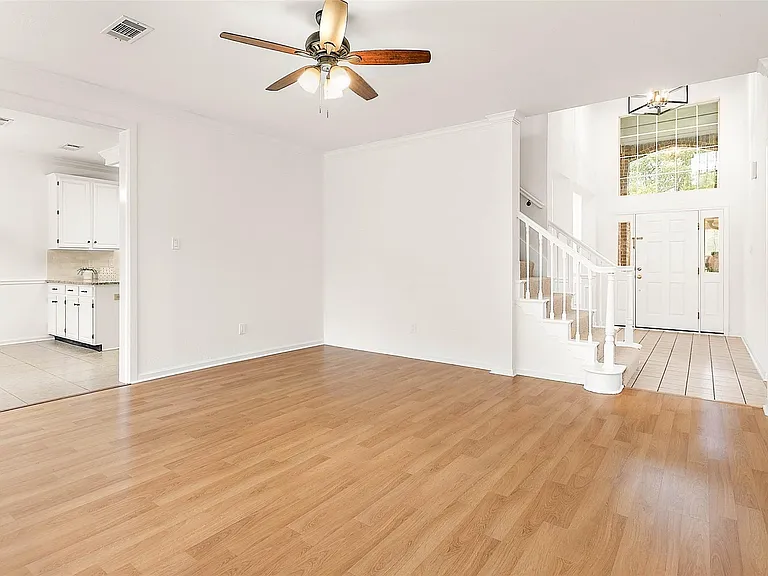 8 Greentwig Pl — Photo 9