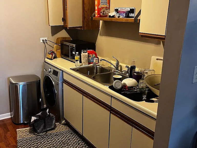 Kitchen (old photos, new ones to be added soon)