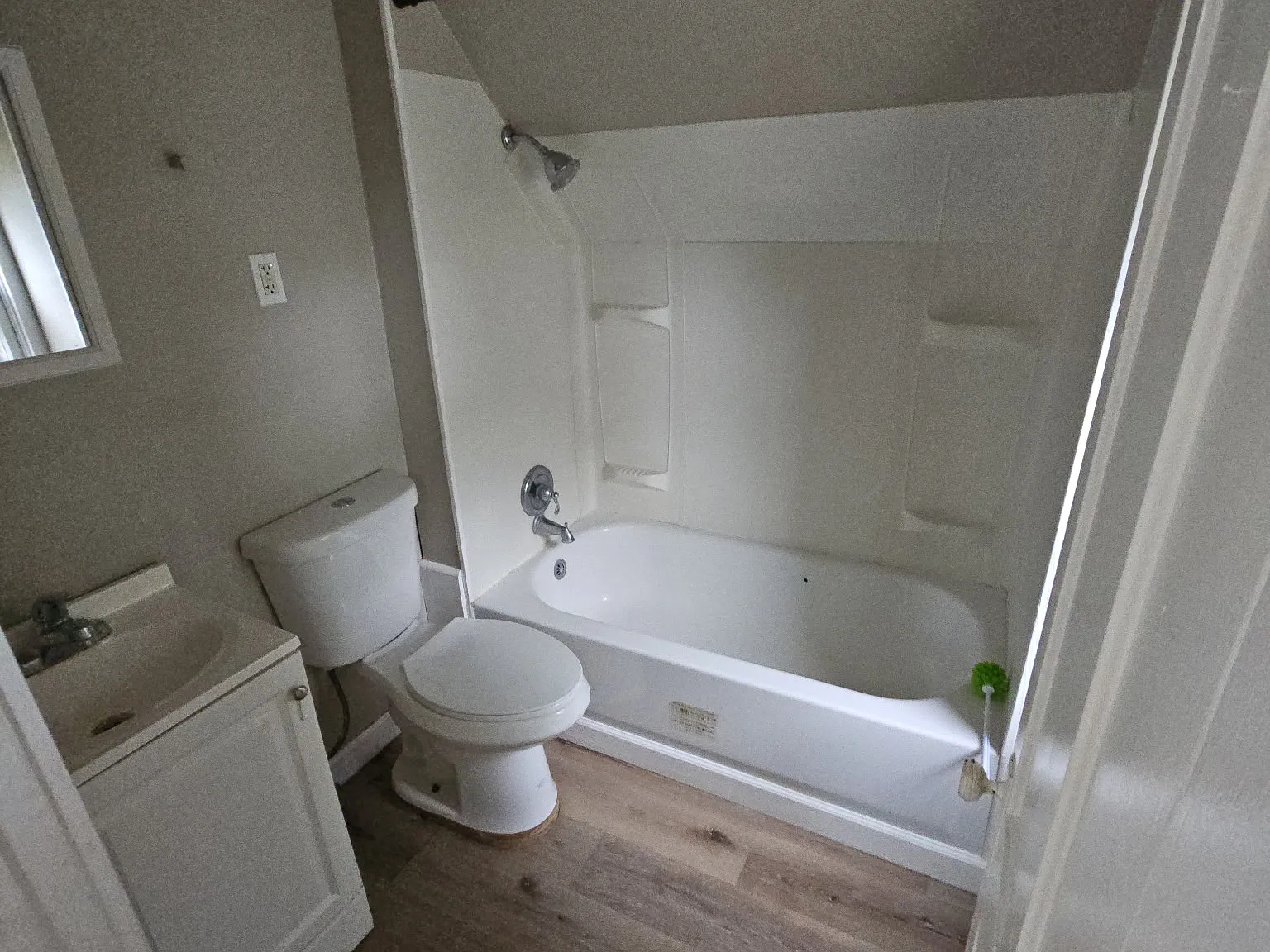 1031 Benton St - 2 — Photo 3