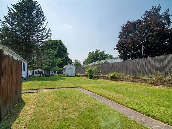 3rd image of 39 Belvedere St