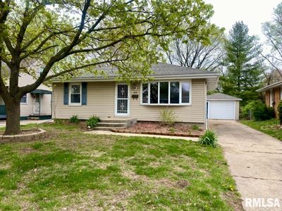 619 W Shore Dr, Pekin, IL, 61554