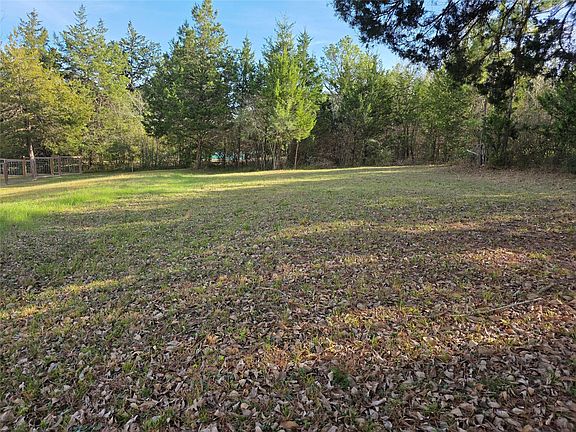 4th image of Toucan Ln