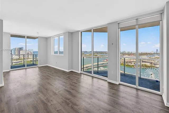 244 Biscayne Blvd #3702 — Photo 8