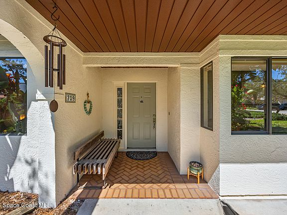 2nd image of 709 Parkside Pl #709