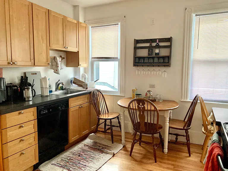 16 Falkland St #2 — Photo 14