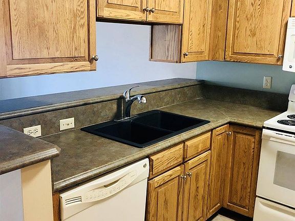 5th image of 207 Westlake Ct #207