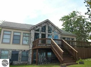 8382 Grace St, Hale, MI 48739