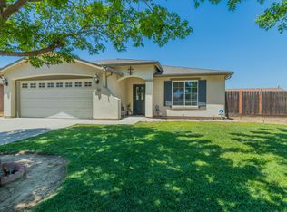 1156 E Donnybrook Pl, Hanford, CA 93230