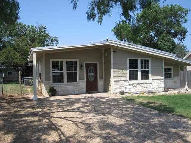 1st image of 225 E Bluebriar Dr