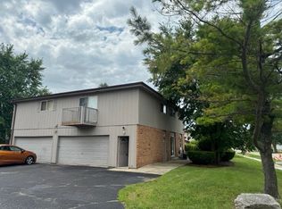104 W Countryside Pkwy #D, Yorkville, IL 60560