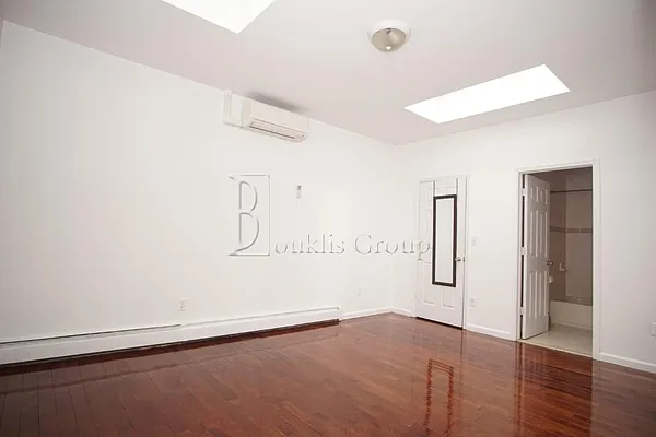 Rented by Bouklis Group | media 3