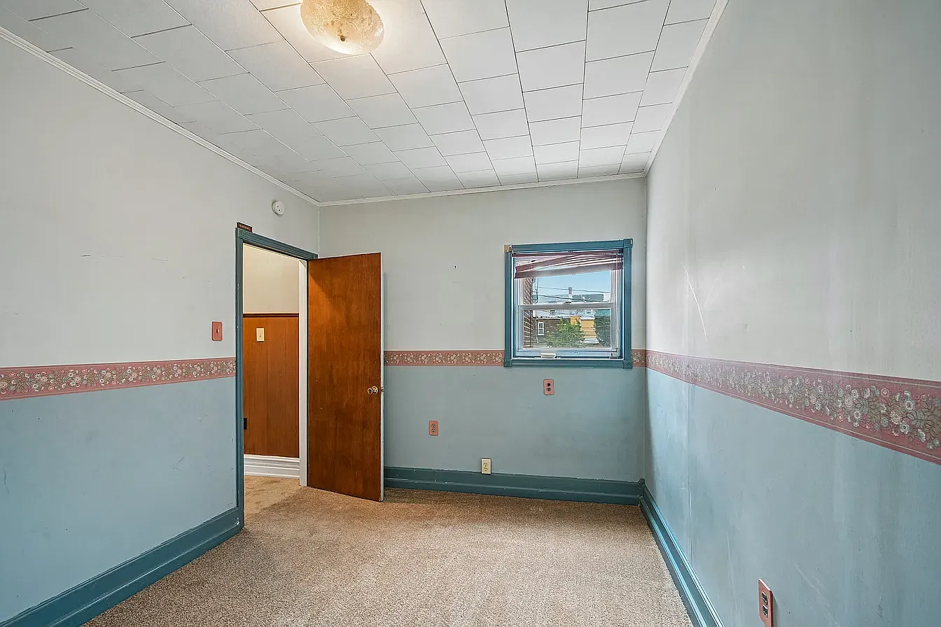 5 bed, 1763 sqft, $700 — Photo 1