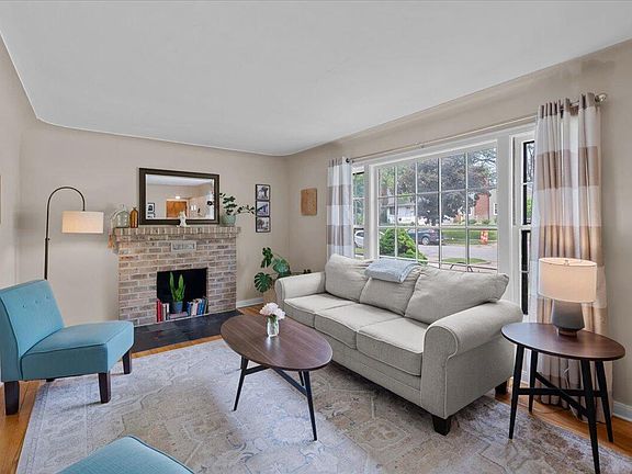 5th image of 1146 Edna St SE