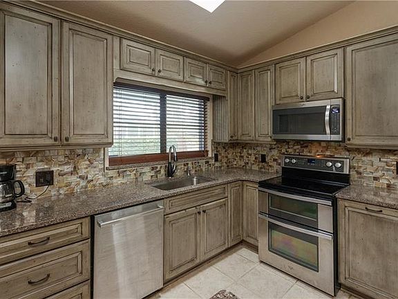 5th image of 6935 Sawgrass Dr