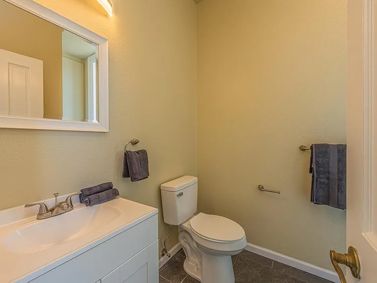 231 S Union Ave #B — Photo 9