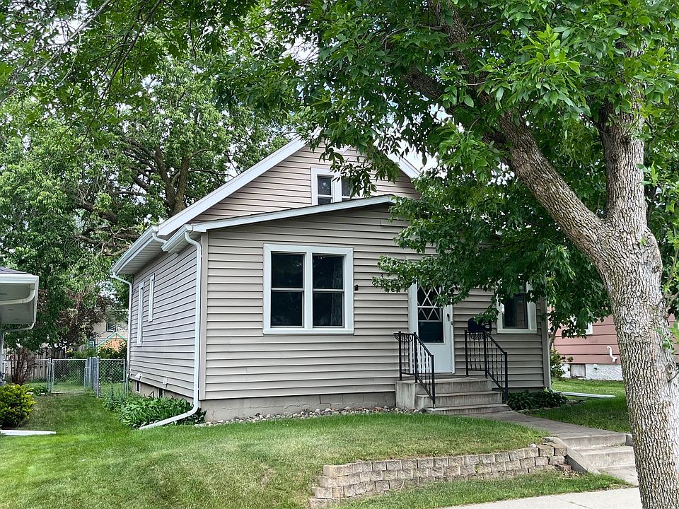 1st image of 308 24th Ave N