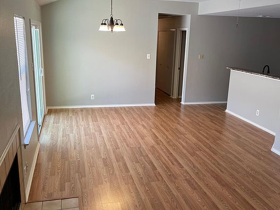 3rd image of 3214 Stoney Grv