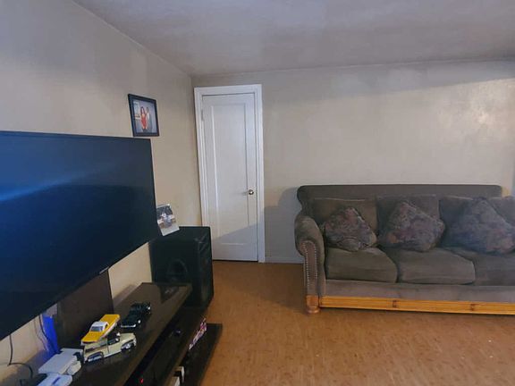 4th image of 835 W Fremont Ave