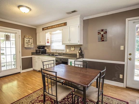 3rd image of 107 Pineview Ct