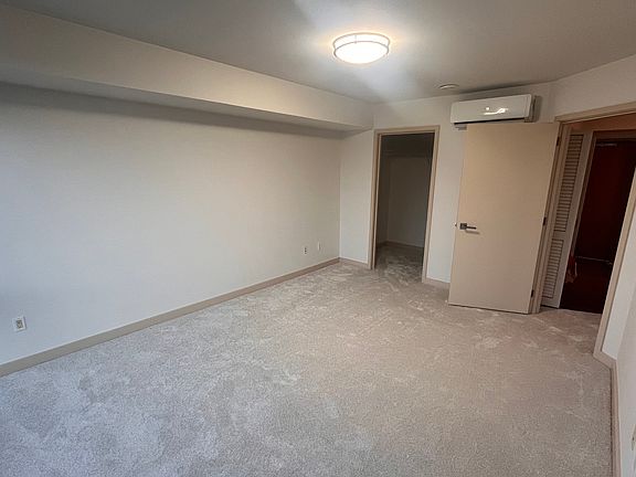 5th image of 555 South St #909