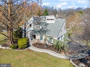 745 Hollow Rd, Wayne, PA 19087