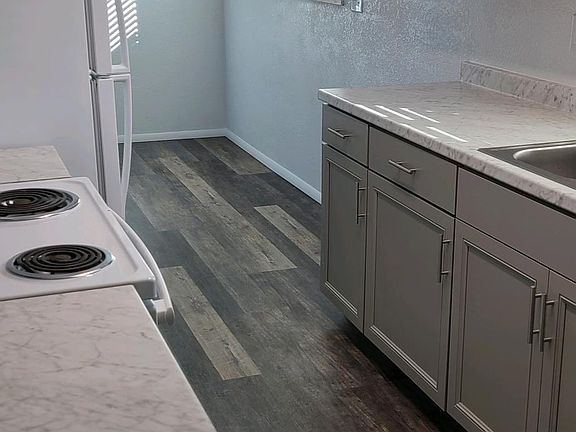5th image of 3901 Sheffield Ln