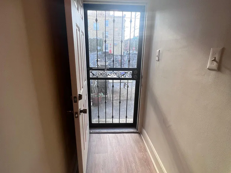 1542 N 15th St #1 — Photo 16
