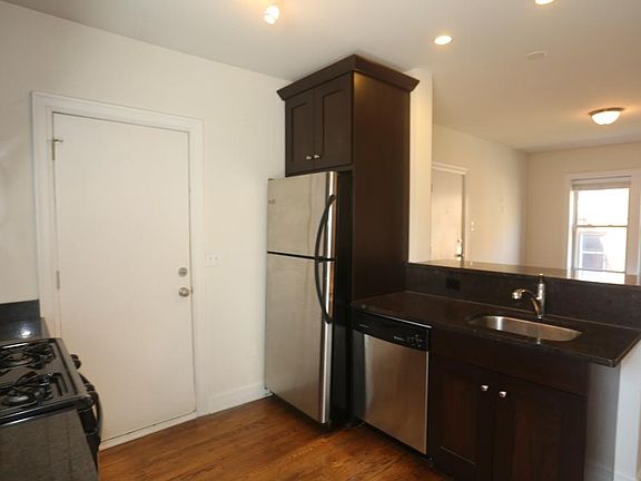4th image of 3810 N Sheffield Ave Fl 3rd