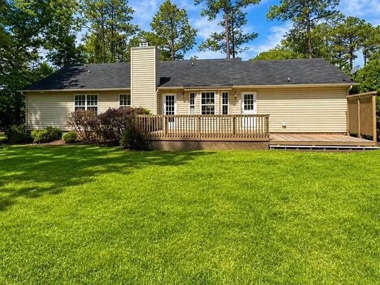 257 Lakeside Ln — Photo 22
