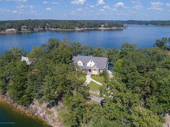 Image 4: Lakeside Front